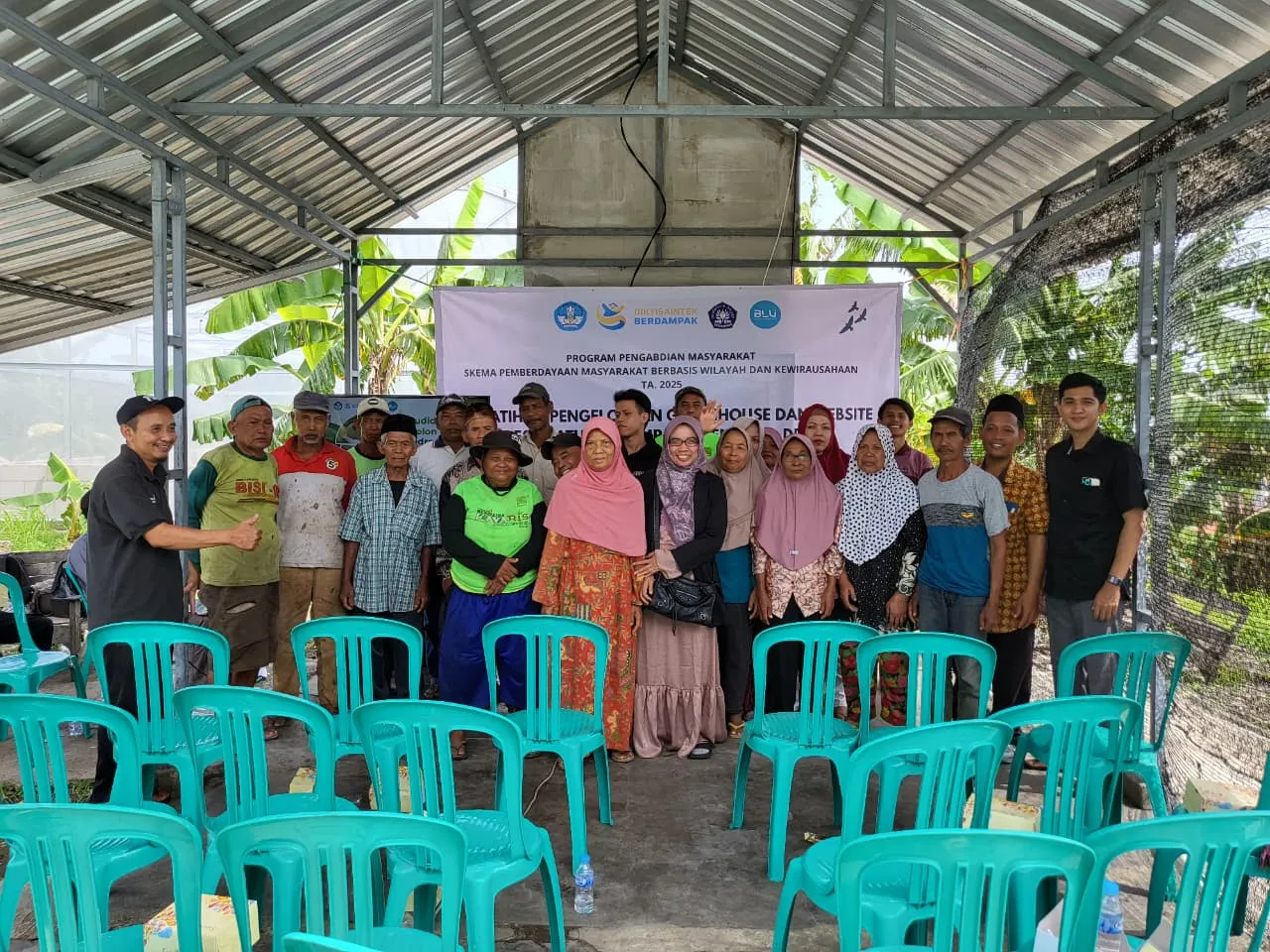 Pelatihan Greenhouse melalui Program Pengabdian kepada Masyarakat oleh Polines